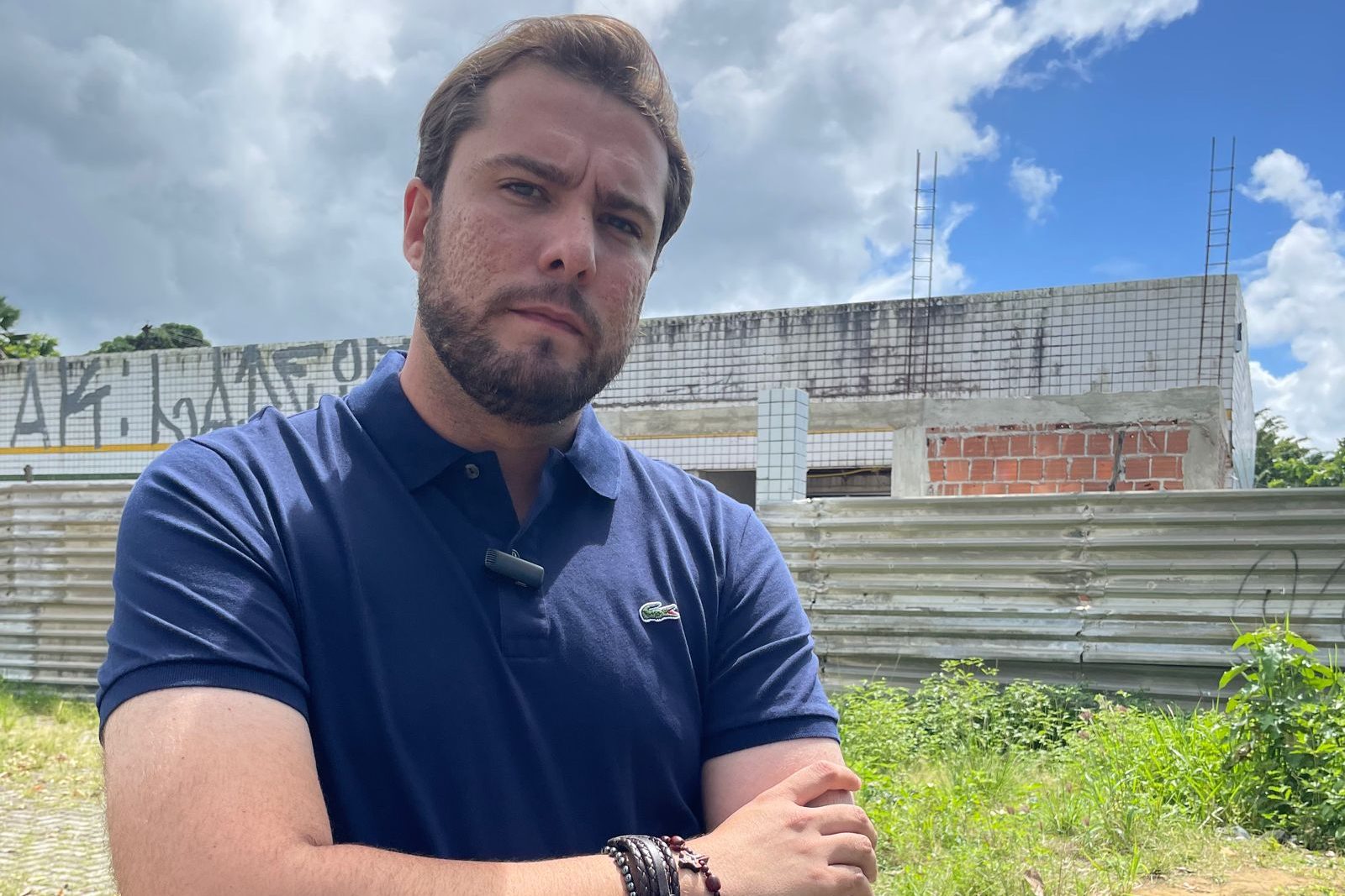 Rodolfo Albuquerque denuncia abandono de obra da UPA em Abreu e Lima