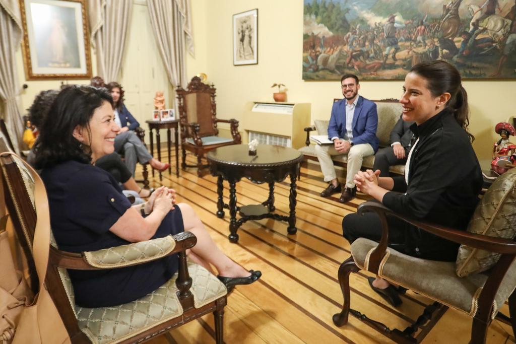 Governadora debate novas parcerias com embaixadora da Espanha 