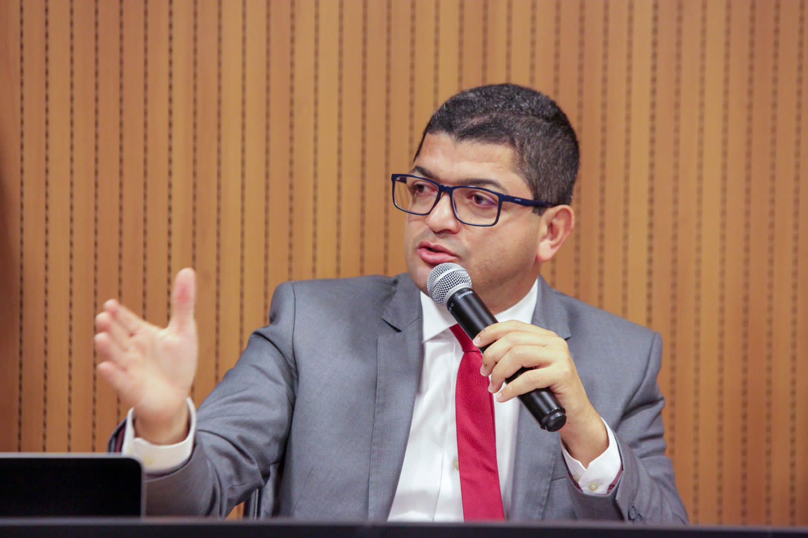 Secretário de Planejamento prevê déficits em 2024 e 2025 no Estado