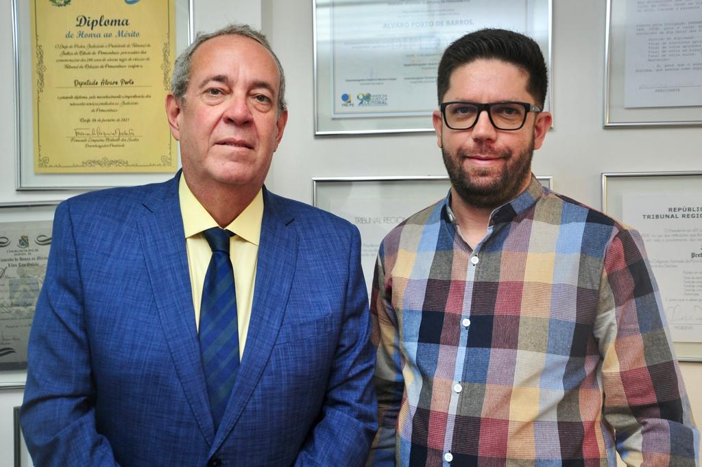 Álvaro Porto firma parceria com Dr. Romão, pré-candidato a prefeito de Correntes