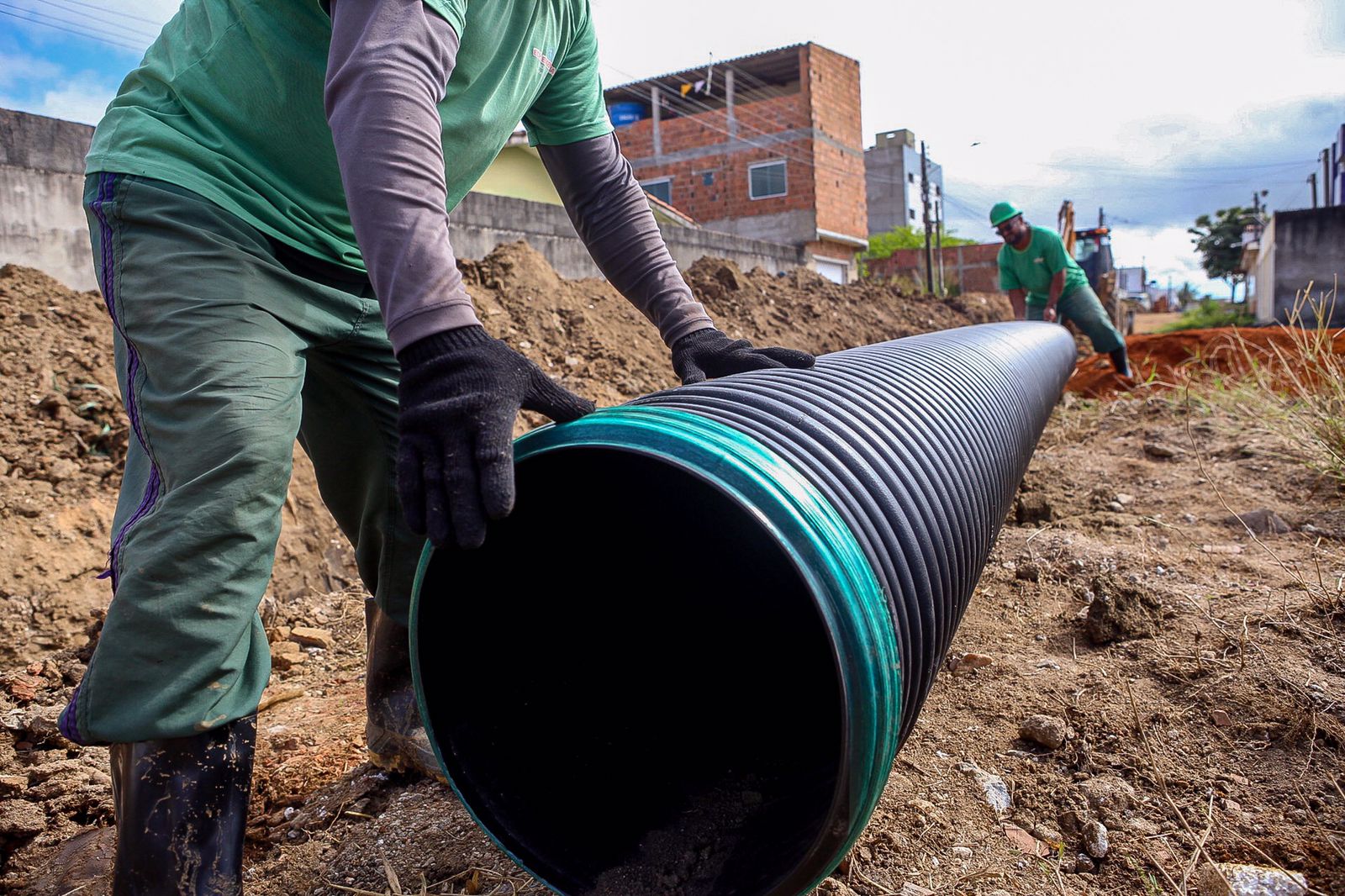 Em Caruaru, bairro Luiz Gonzaga recebe serviços de infraestrutura 