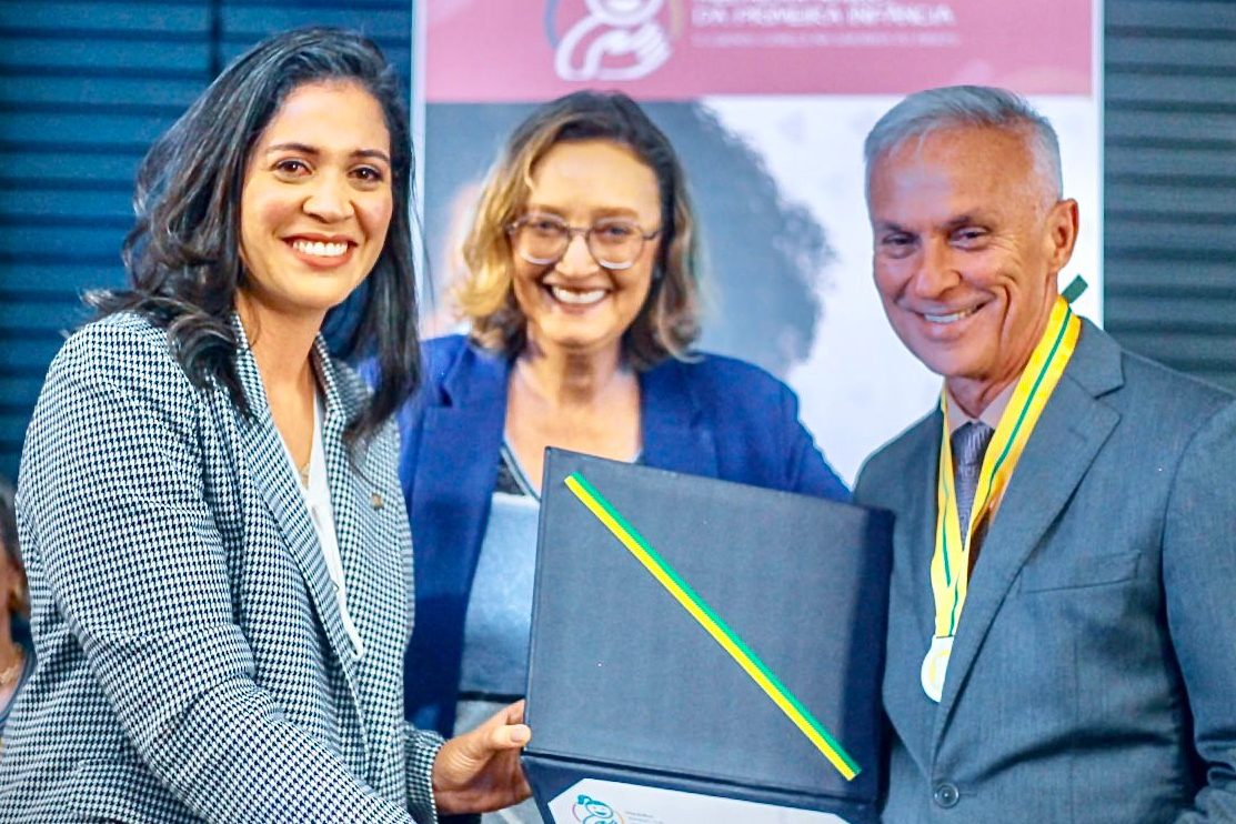 Vitória é o primeiro município a ter a Medalha Amigo da Primeira Infância