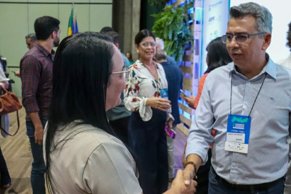 Doriel abre diálogo com vice-prefeita de Ipojuca, Patrícia de Leno