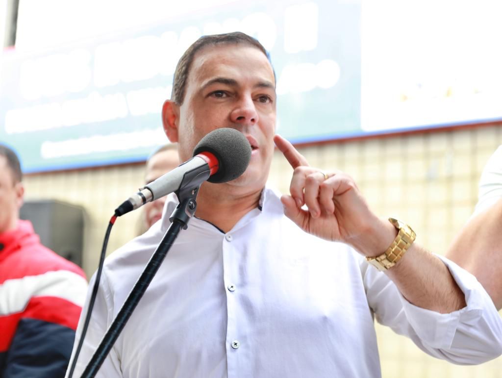 Sivaldo entrega obras de requalificação, além de nova UBS em Garanhuns