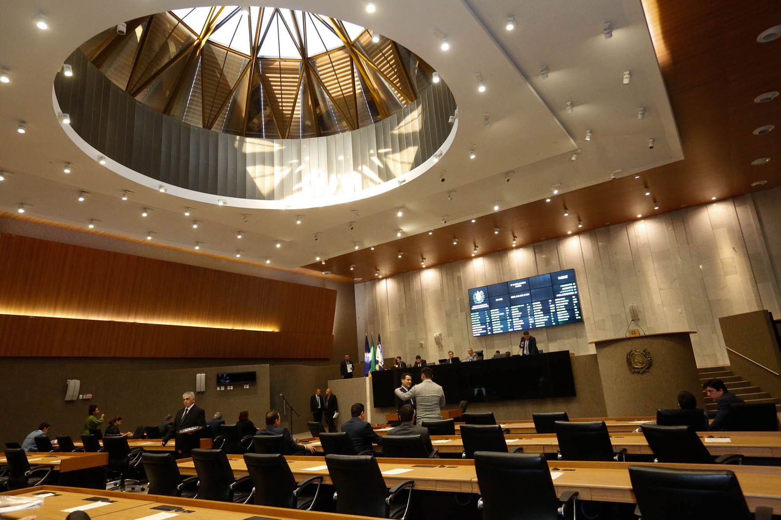 Alepe aprova aumento da idade máxima para disputar cargos de conselheiro e desembargador do estado