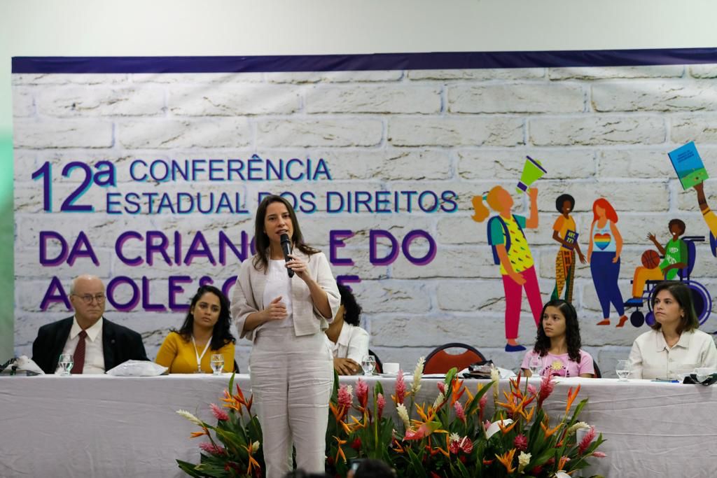 Raquel participa da abertura da 12ª Conferência Estadual de Defesa dos Direitos da Criança e do Adolescente 