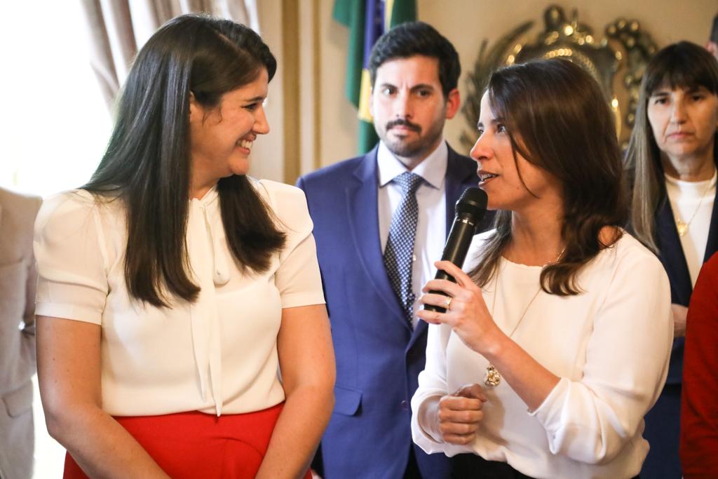 Raquel e Cacau cumprem 1ª agenda juntas, após entrada do PSD no governo