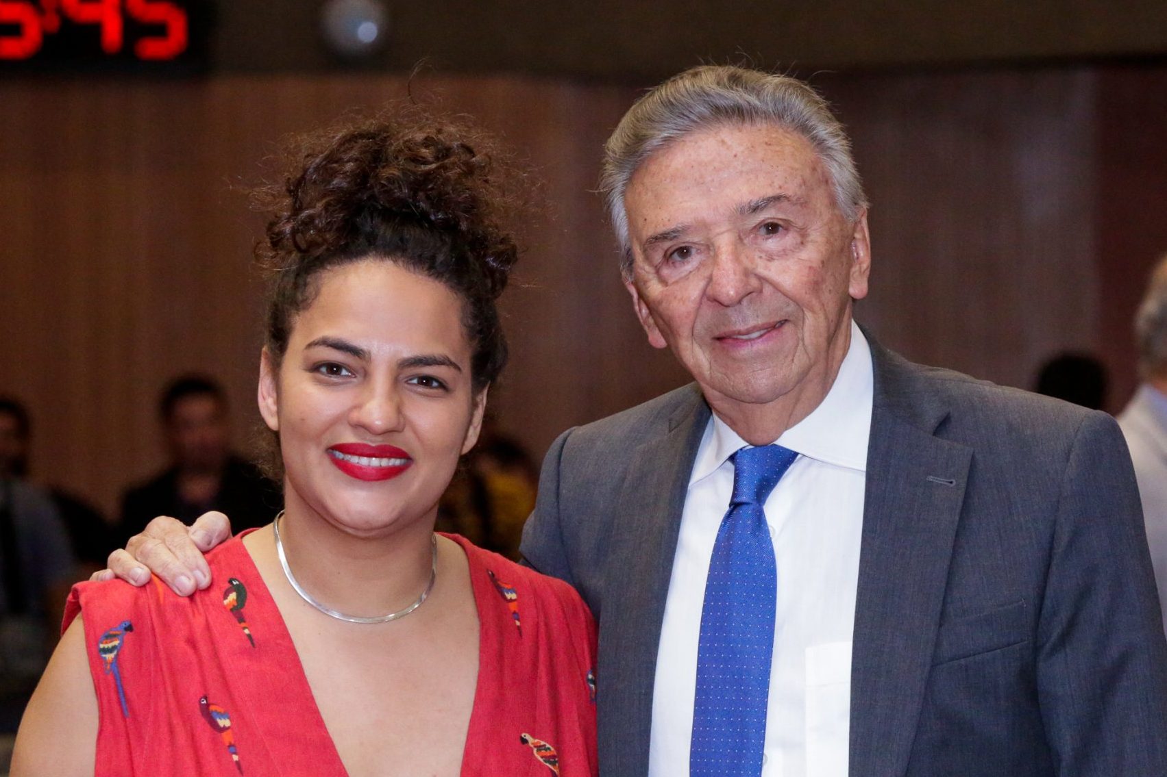 Queiroz reforça aproximação com o PT