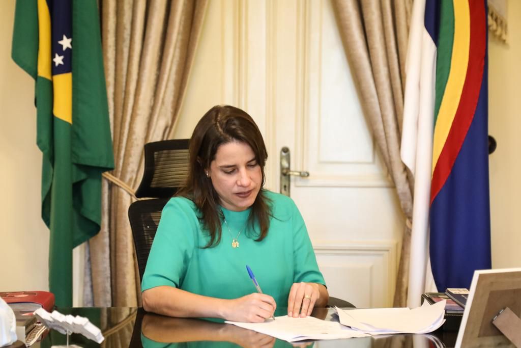 Governadora anuncia redução do IPVA, parcelamento de multas e isenção para mototaxistas