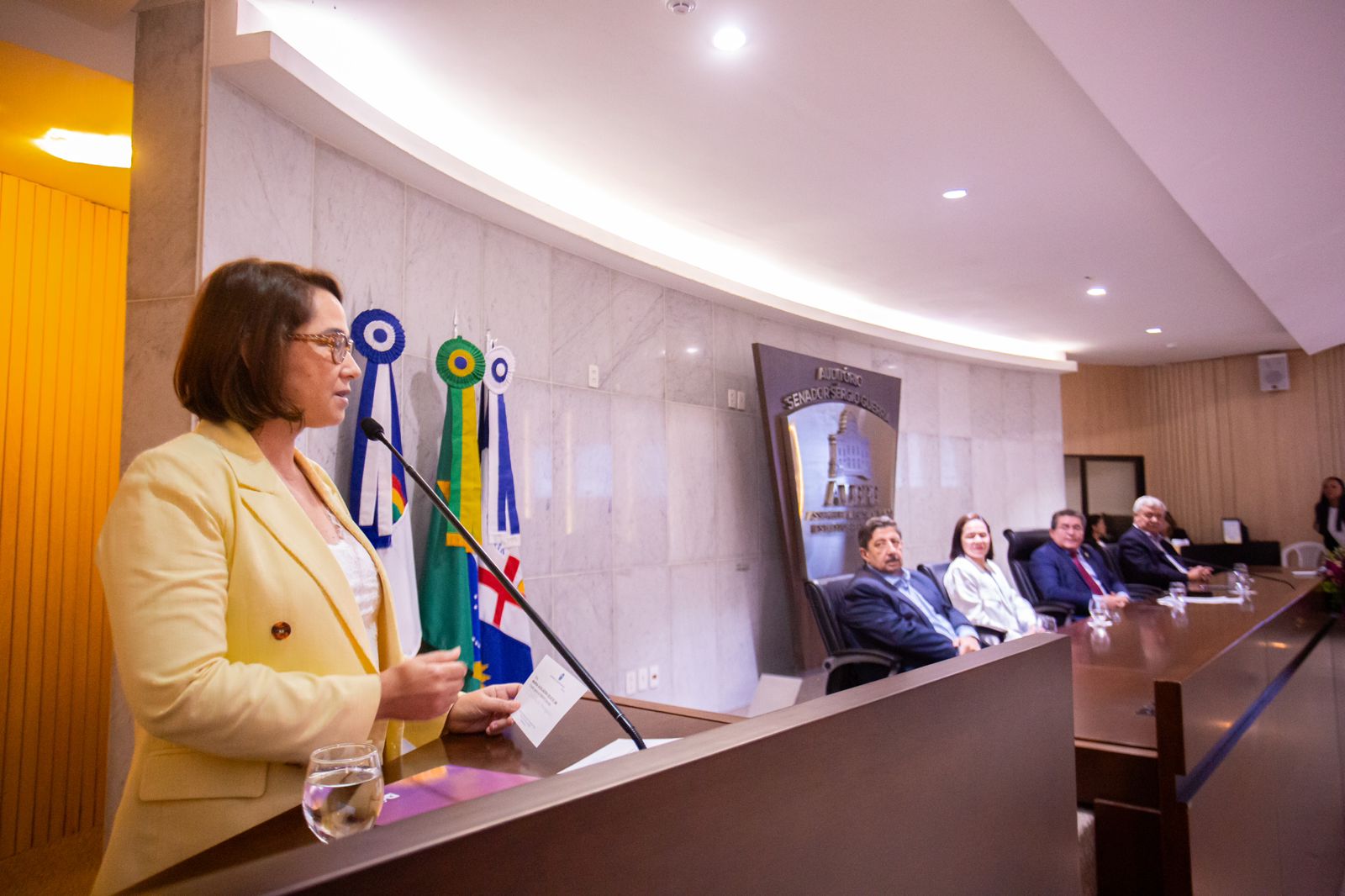 Débora Almeida presta homenagem aos 50 anos da Embrapa