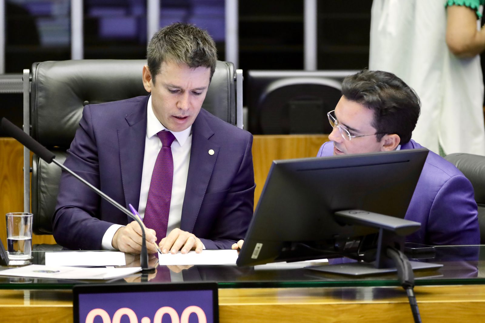 Carreras faz homenagem aos 20 anos do Ministério do Turismo