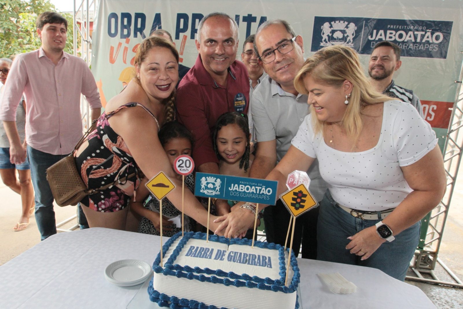 Mano Medeiros inaugura ruas nos bairros de Vila Rica e Guararapes