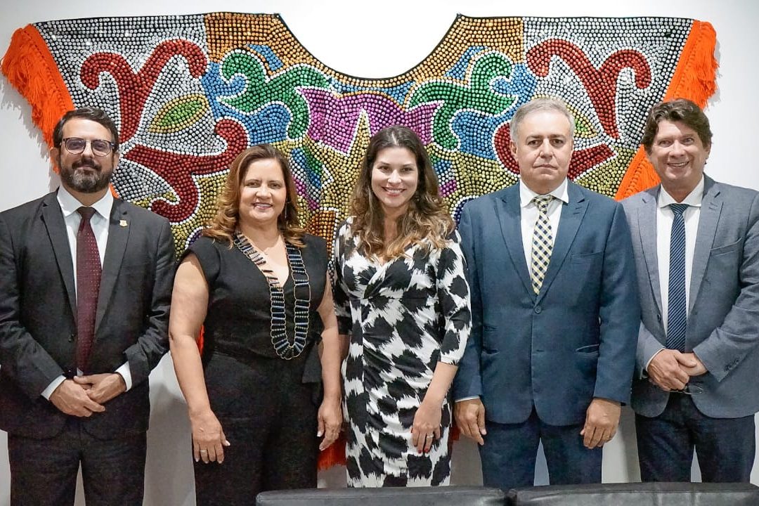 Prefeita do Ipojuca é recebida por secretária da SDS-PE