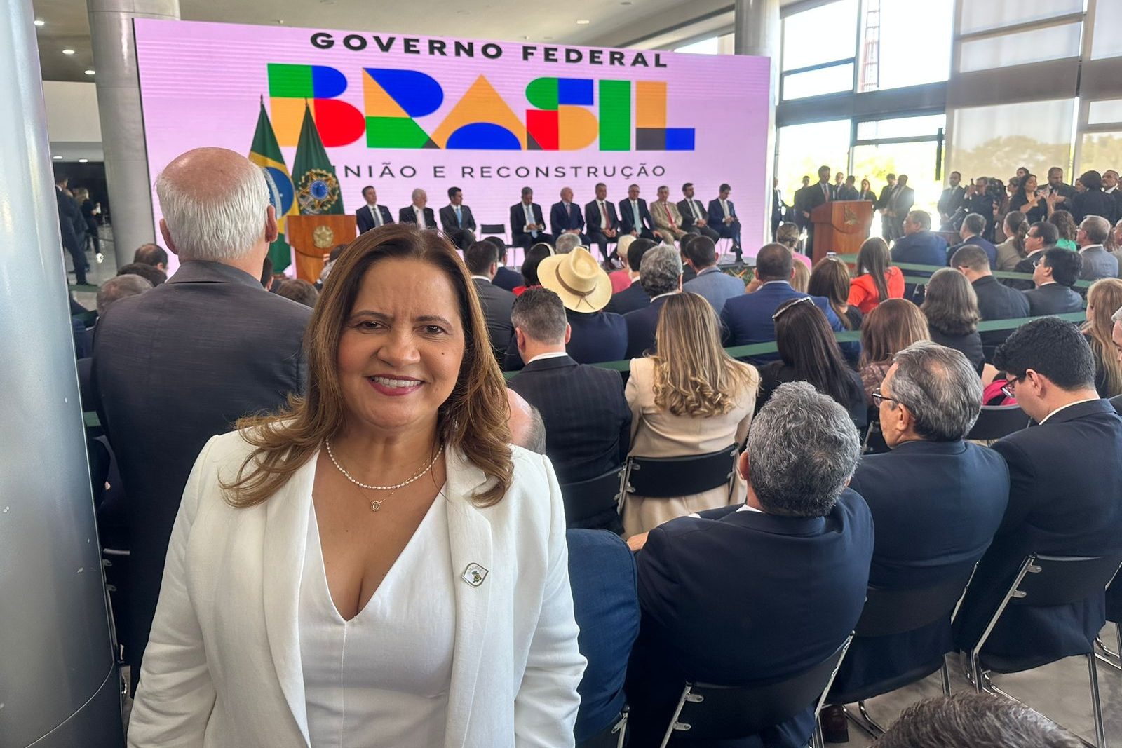 Célia Sales prestigia posse de novo ministro do Turismo