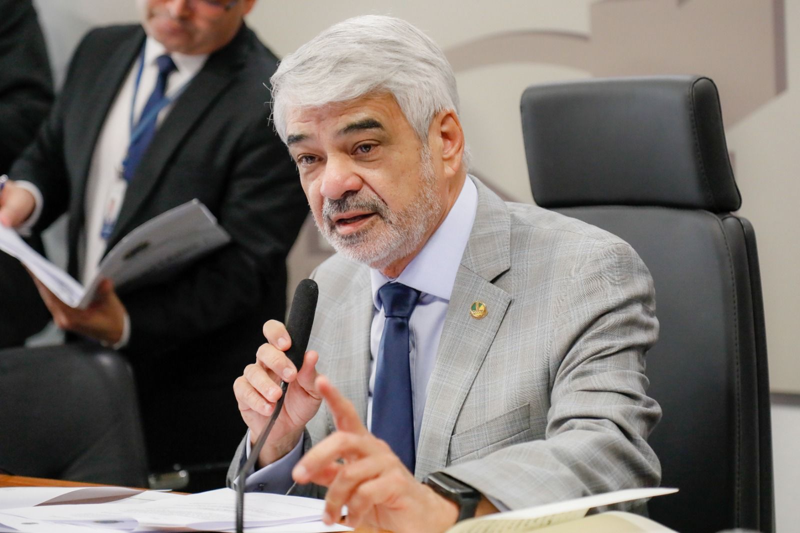 Humberto aprova na CAS diligência a Pernambuco para vistoriar a situação dos prédios-caixão