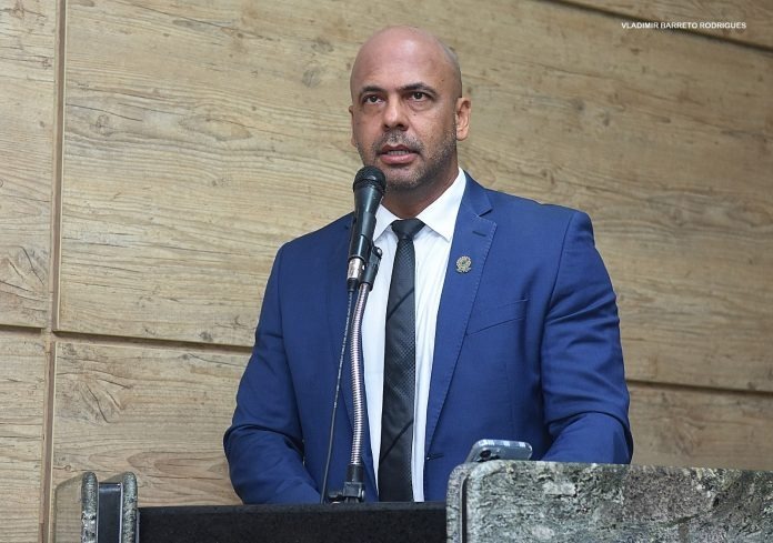 Anderson solicita criação do Parlamento Animalista de Pernambuco