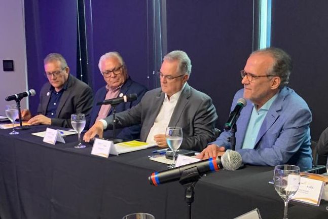 Fernando Dueire recebe homenagem na Fecomécio-PE