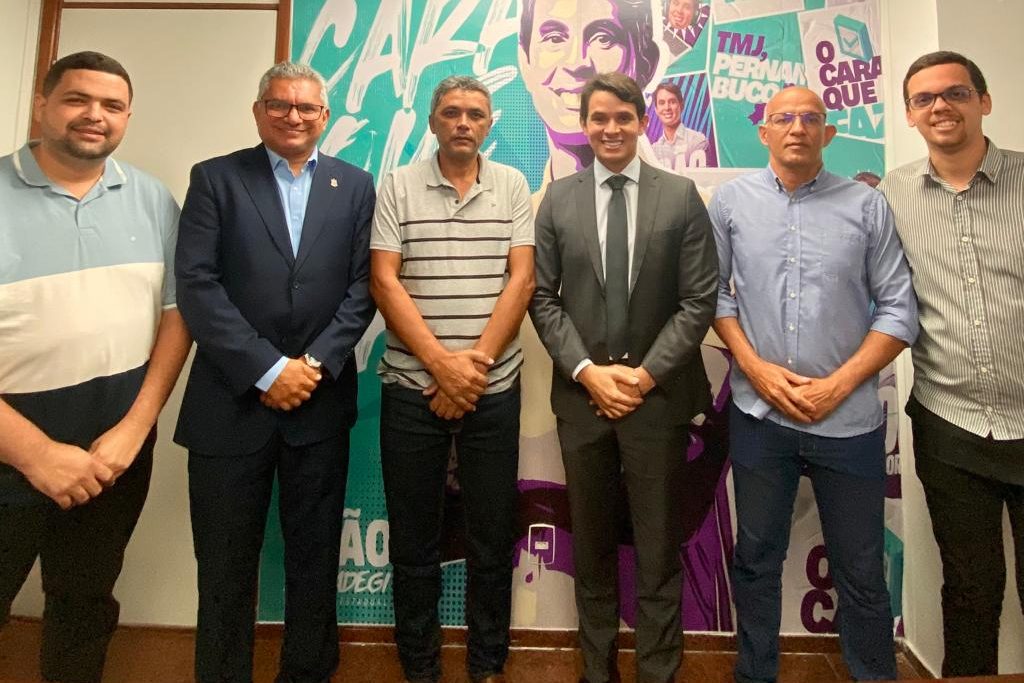 João de Nadegi recebe apoio de lideranças da oposição de Belo Jardim 