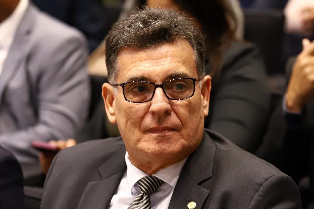 Com relatoria de Meira, Câmara avança projeto que amplia defesa gratuita em investigações contra agentes de segurança