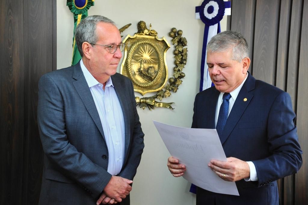 Álvaro Porto recebe homenagem da Corregedoria do TJPE