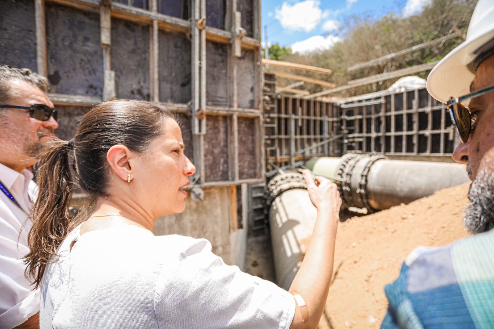 Em Arcoverde, governadora anuncia construção de sistema de água e estudo para duplicar a BR-232