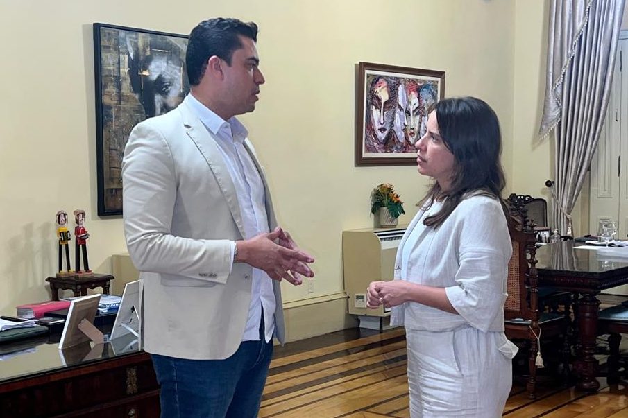 Raquel Lyra e Rodrigo Pinheiro vão à mesa