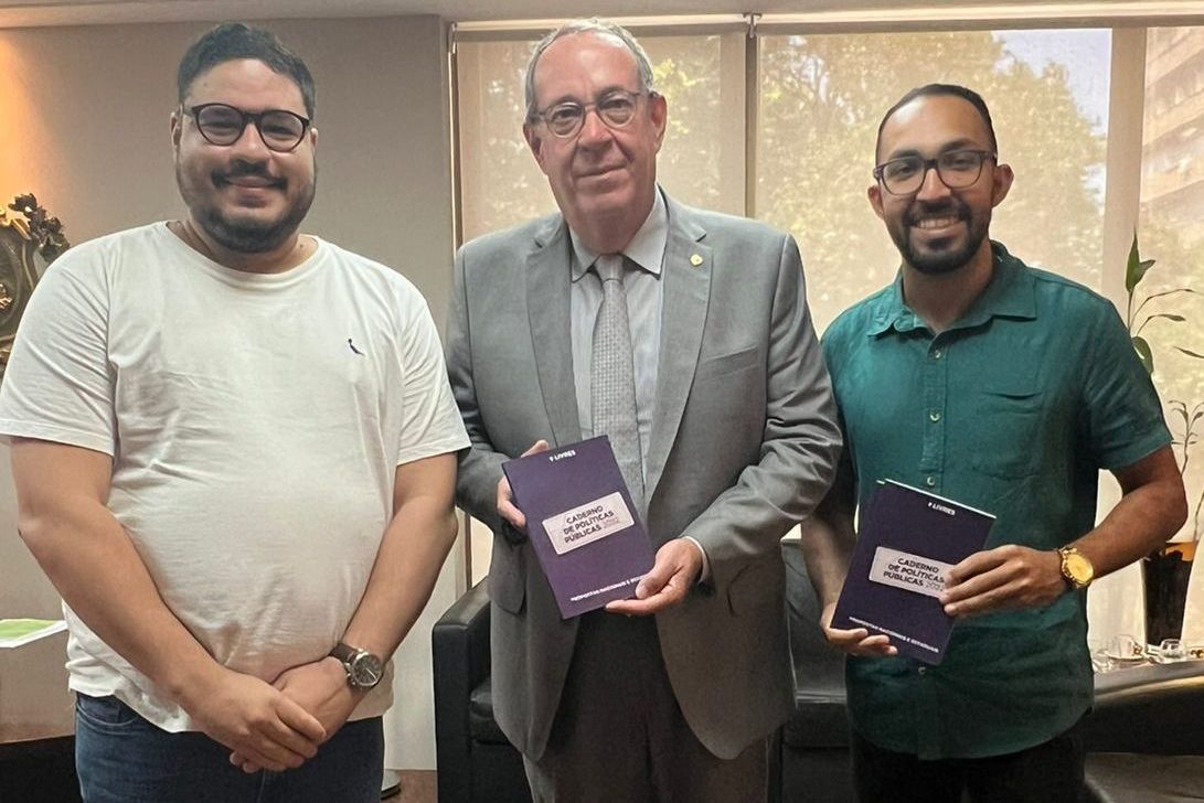 Livres apresenta Caderno de Políticas Públicas à Alepe