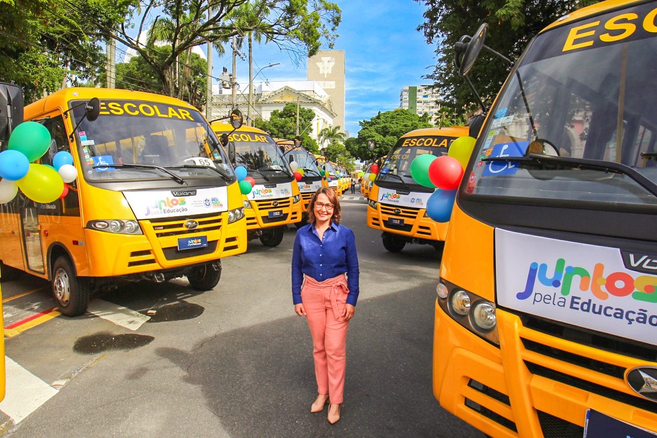 Débora vota a favor do aumento no repasse para Transporte Escolar