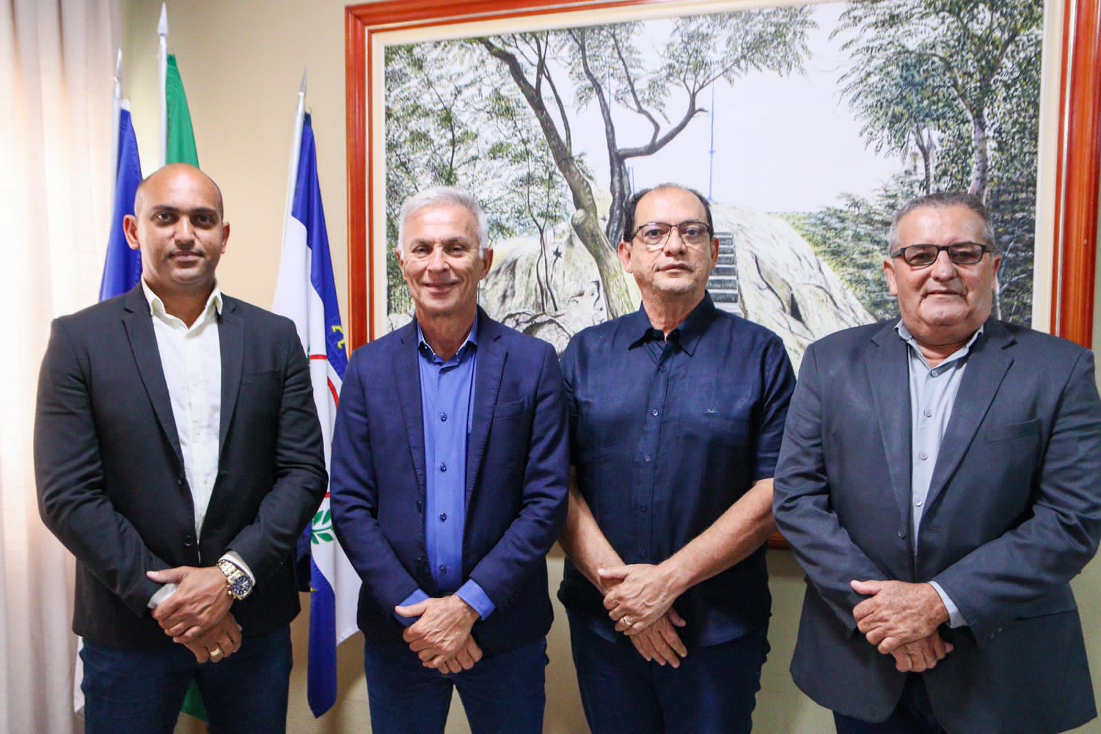 Paulo Roberto empossa novos secretários em Vitória