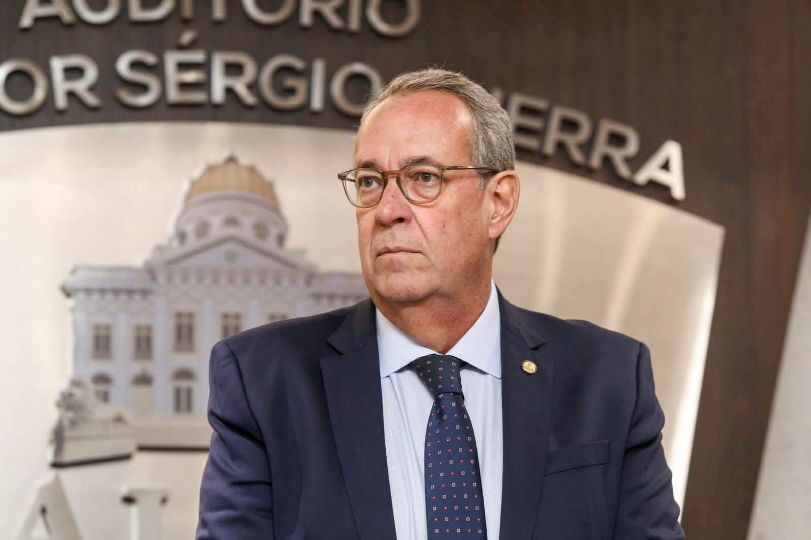 Álvaro cobra ação da SDS contra mortes de policiais