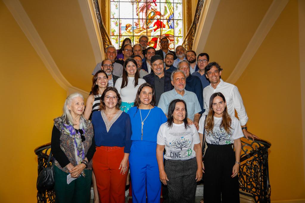 Raquel recebe no Palácio artistas e organizadores do Cine PE