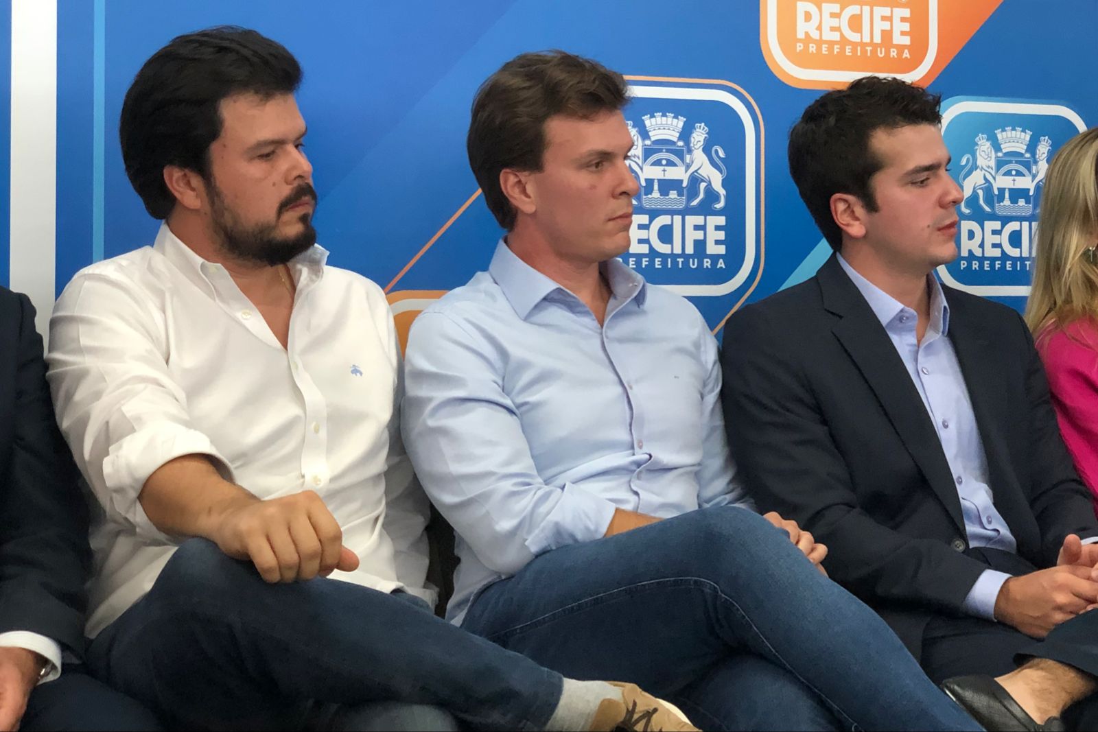 Miguel manda recado político durante posse de Antonio Coelho