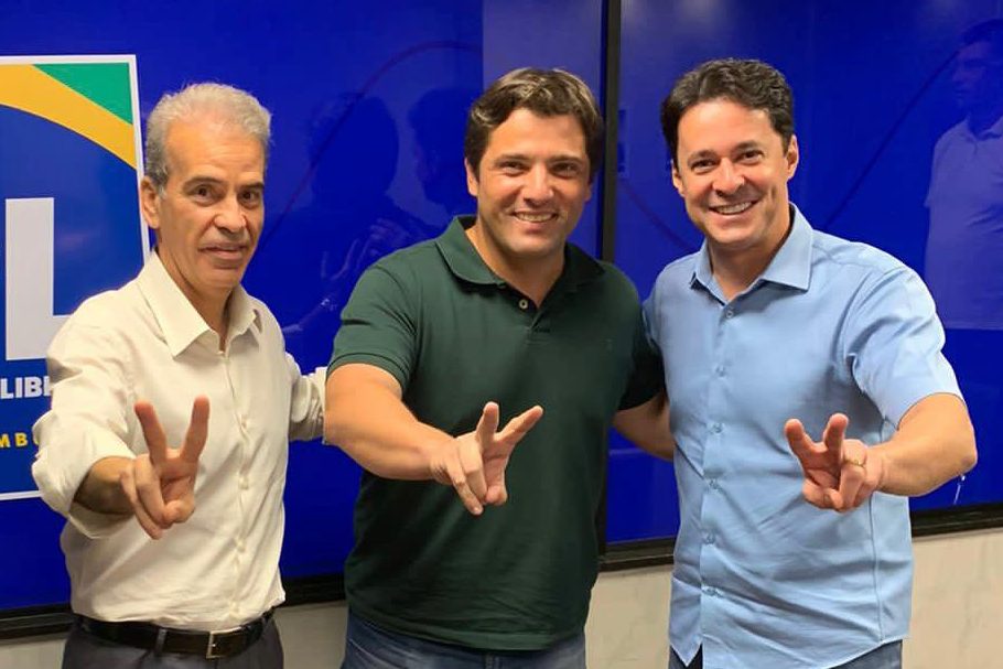 Anderson Ferreira apresenta Júnior de Val como pré-candidato em Carpina
