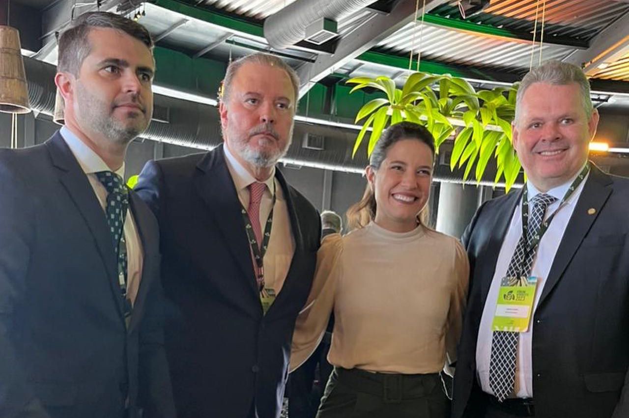 Ao lado da governadora, France Hacker participa do Fórum Nordeste 2023