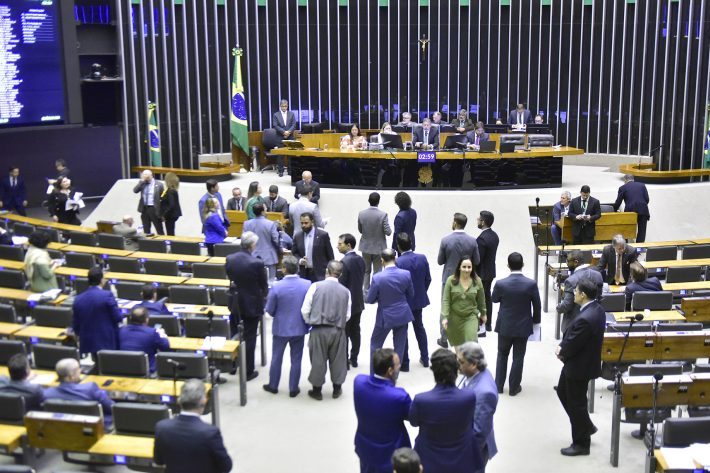 Câmara Federal segue com votação da minirreforma nesta quinta (14)
