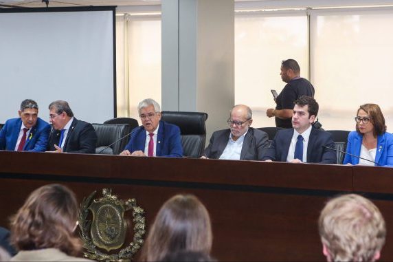 Alepe discute projeto que modifica funcionamento dos cartórios em PE 