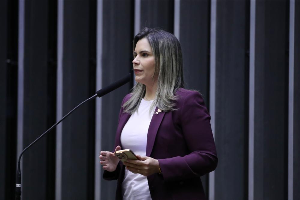 Clarissa Tércio destina ambulância para o Samu Caruaru