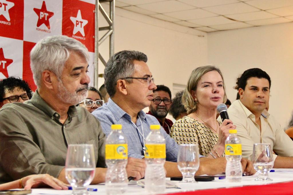 Em coletiva do PT, Doriel “lança” Humberto para o Governo do Estado