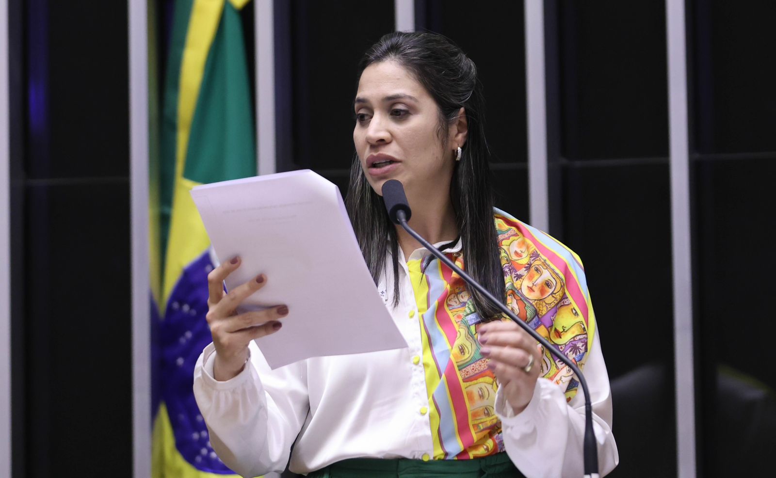 Sancionada lei proposta por Iza Arruda para garantir direito à amamentação
