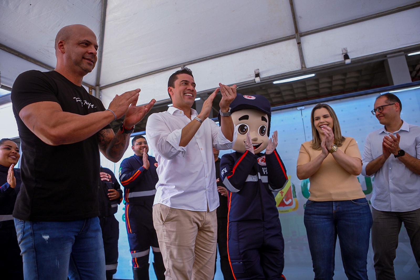 Após articulação de Anderson, Samu Caruaru recebe nova ambulância