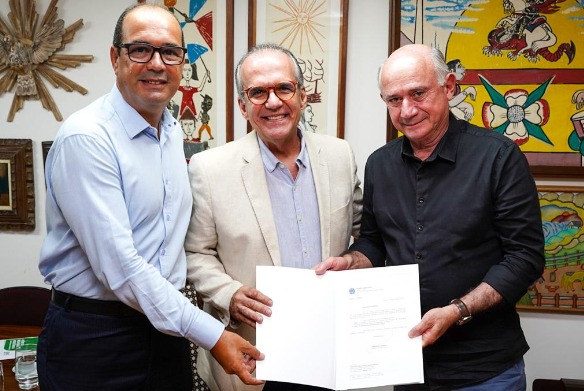 Senador Fernando Dueire formaliza nova ajuda ao HCP