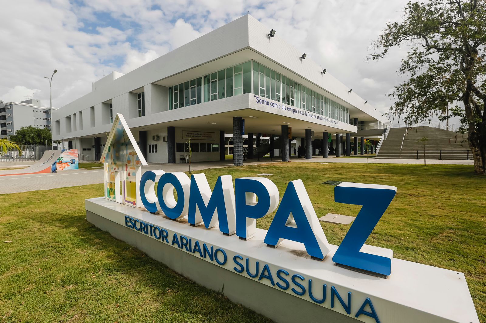 Mutirão ajuda população do Recife a negociar dívidas no Desenrola Brasil