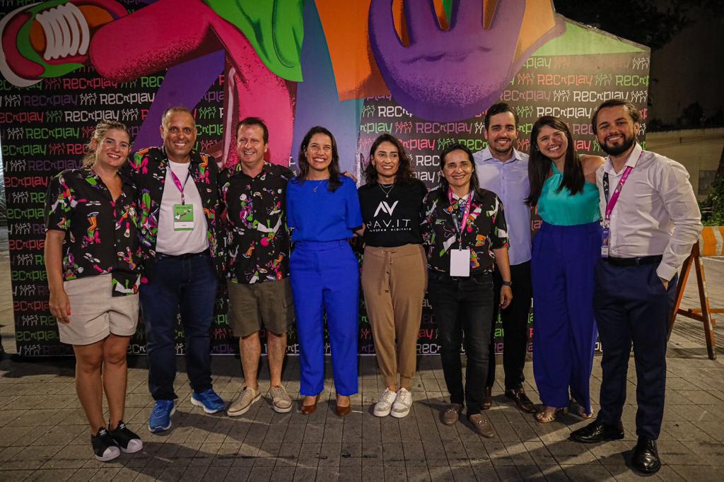 Raquel e Priscila prestigiam o primeiro dia do REC’n’Play