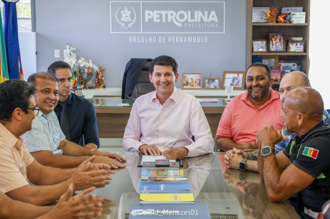 Prefeito de Petrolina autoriza uso de caminhonetes por taxistas