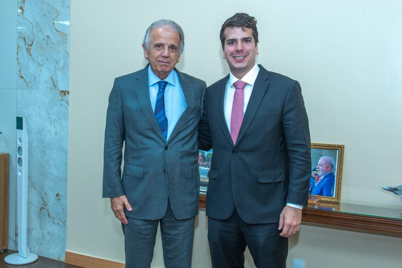 Em Brasília, Antonio Coelho trata de projetos para impulsionar turismo 