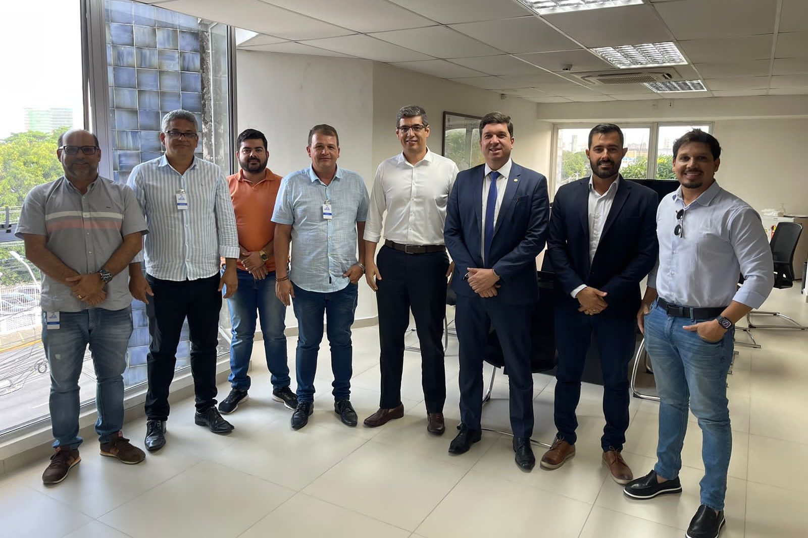 Joãozinho Tenório e grupo de Bonito comemoram início de solicitações atendidas na PE-103