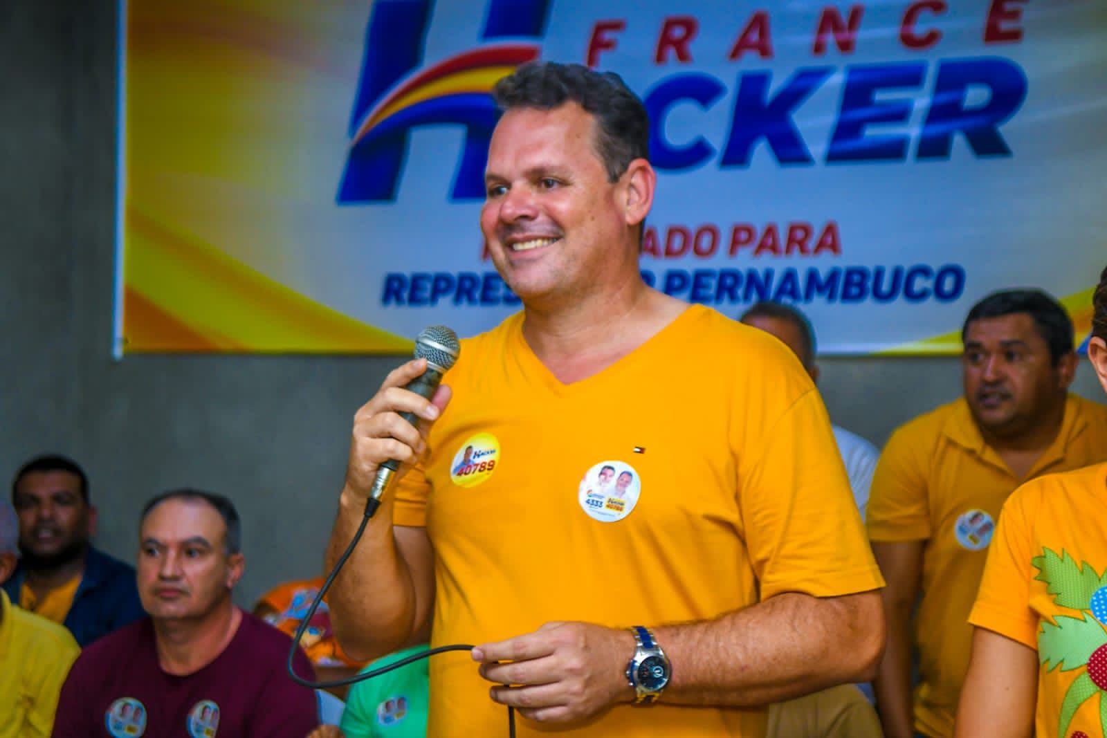 France Hacker comemora um ano da sua vitória para estadual