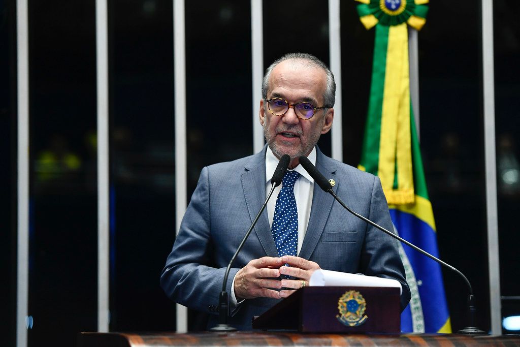 Senador pernambucano é vítima de golpe no WhatsApp