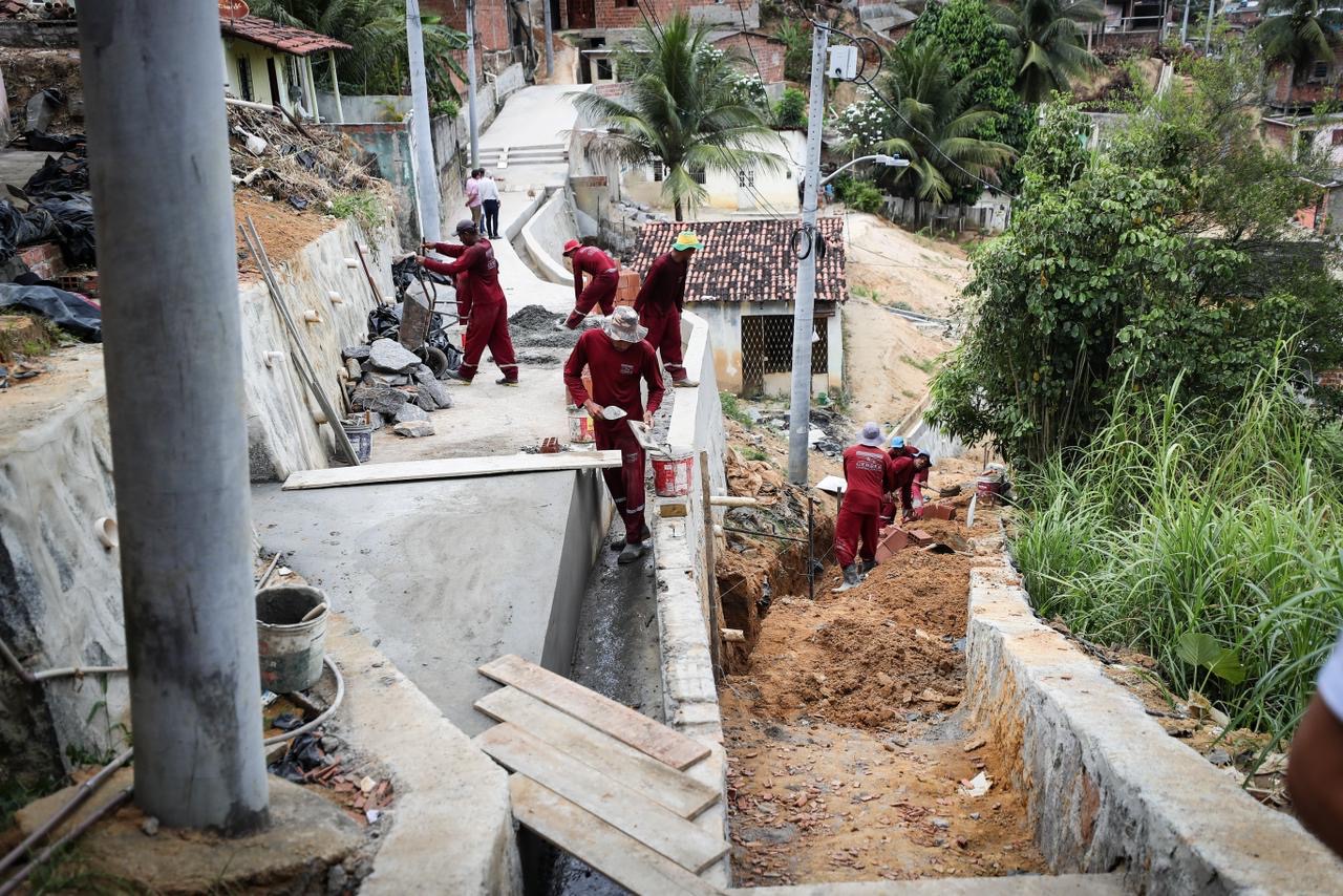 Prefeitura do Recife avança com proteção de encostas na UR-12