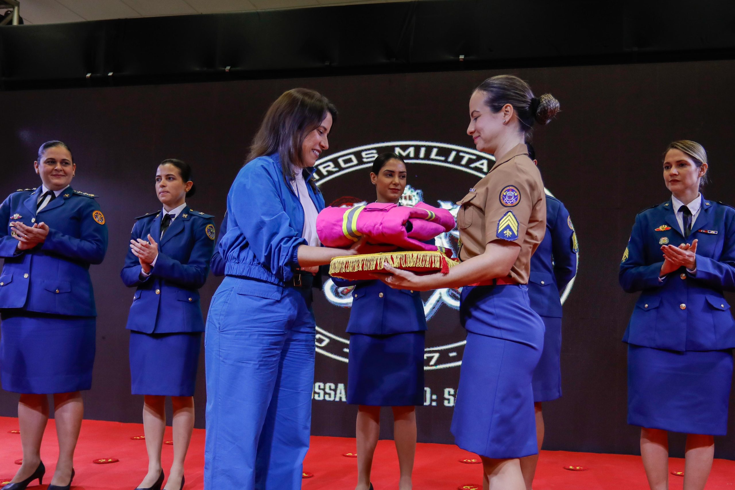 Estado entrega medalhas em celebração aos 136 anos do Corpo de Bombeiros